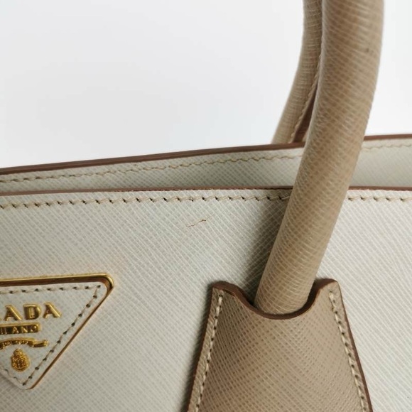 Prada - Picture 8 of 12